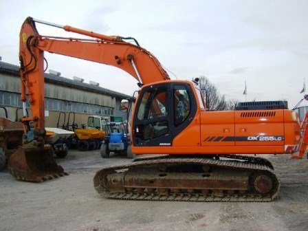 EXCAVATORS - DOOSAN DX255